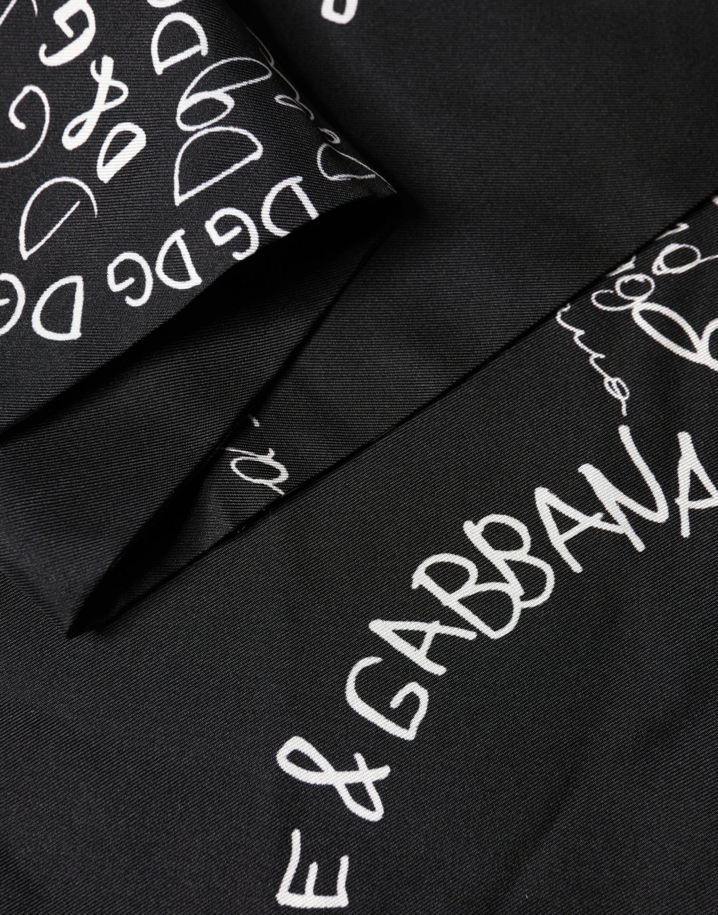 Dolce & Gabbana Black Logo Script Print Sik Foulard 137.5cm X 15cm Scarf