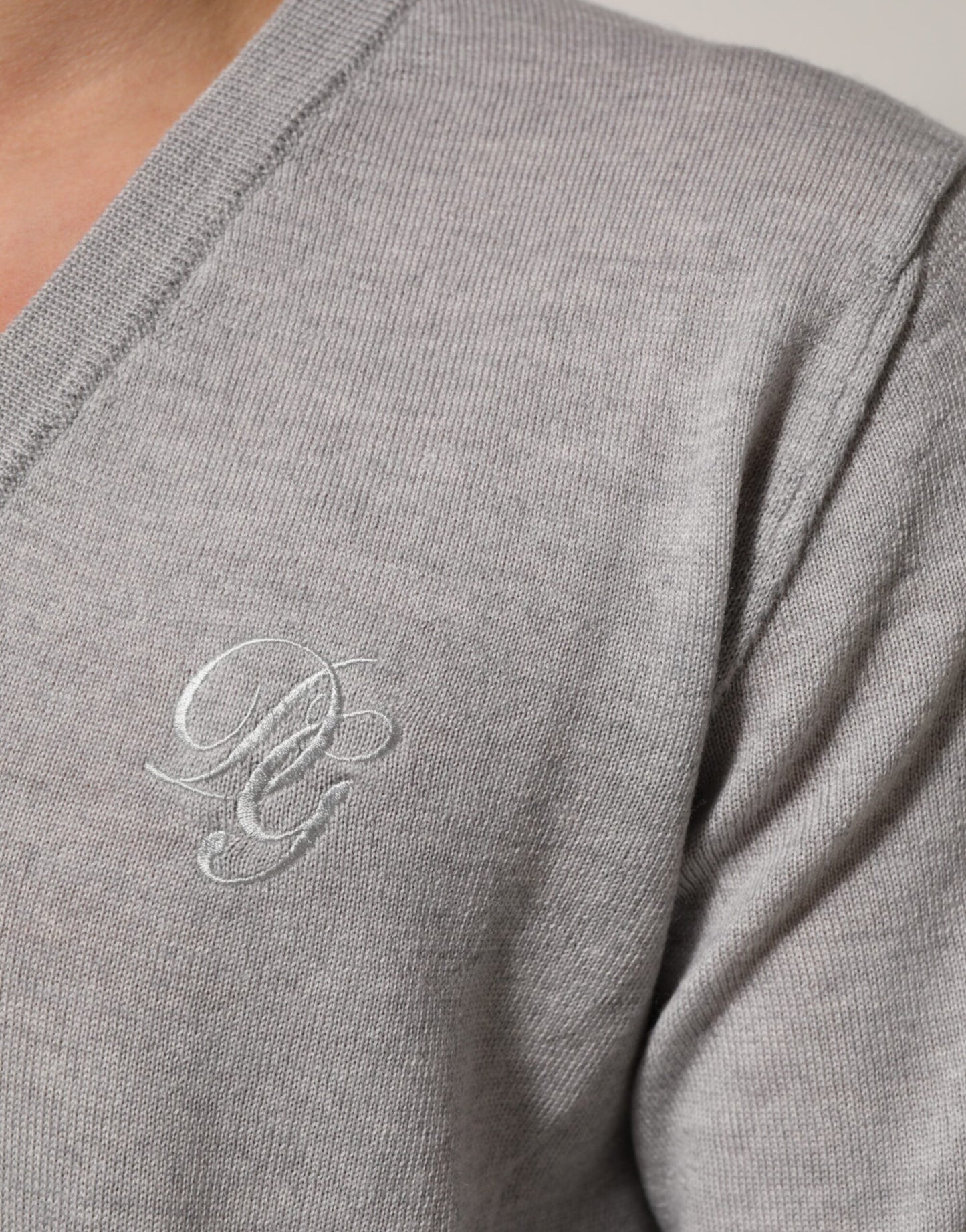 Dolce & Gabbana Gray Wool Knit Logo V-Neck Pullover Sweater Mens Sweater Mens T-Shirt