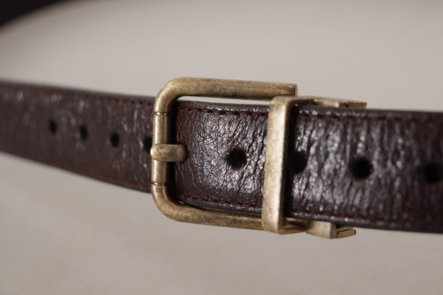 Dolce & Gabbana Elegant Leather Belt with Engraved Buckle