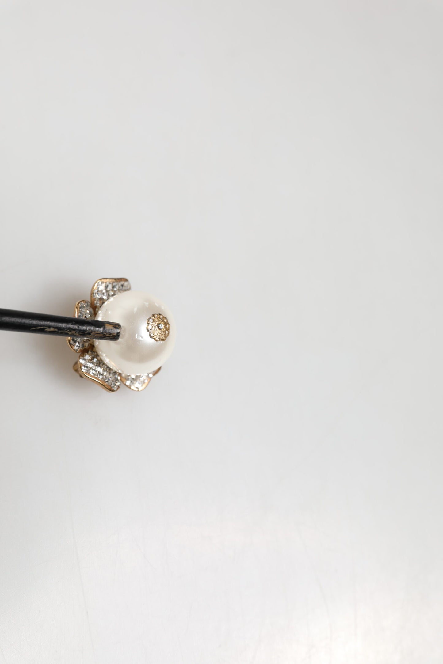 Dolce & Gabbana Gold Tone Maxi Faux Pearl Floral Clip-on Jewelry Earrings Womens Earrings