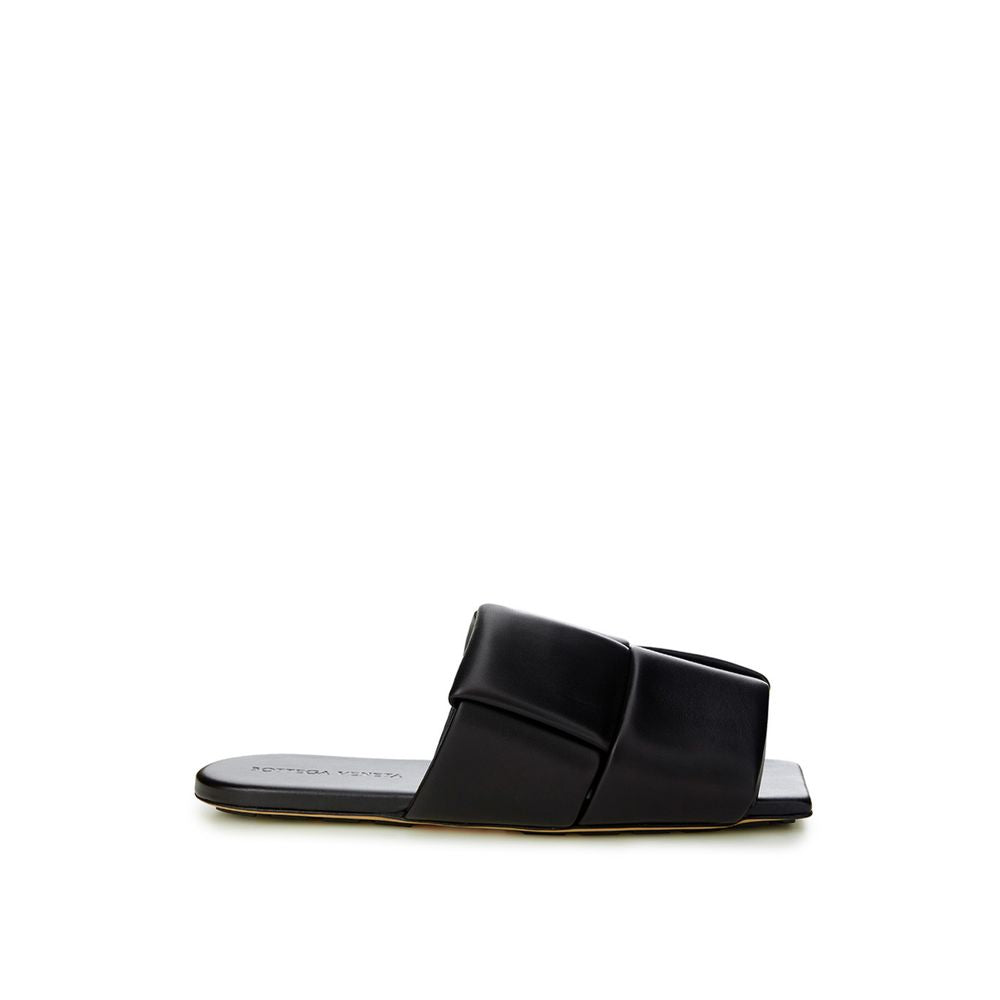 Bottega Veneta Elegant Black Leather Sandals